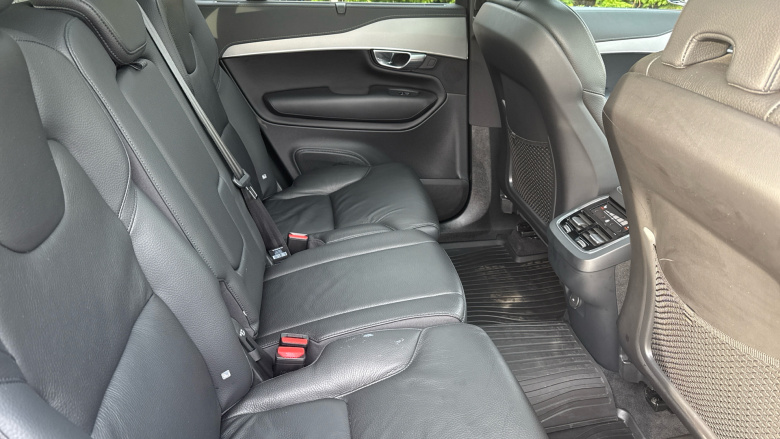 Volvo XC90 2.0 B5D [235] Plus Dark 5dr AWD Geartronic Diesel Estate